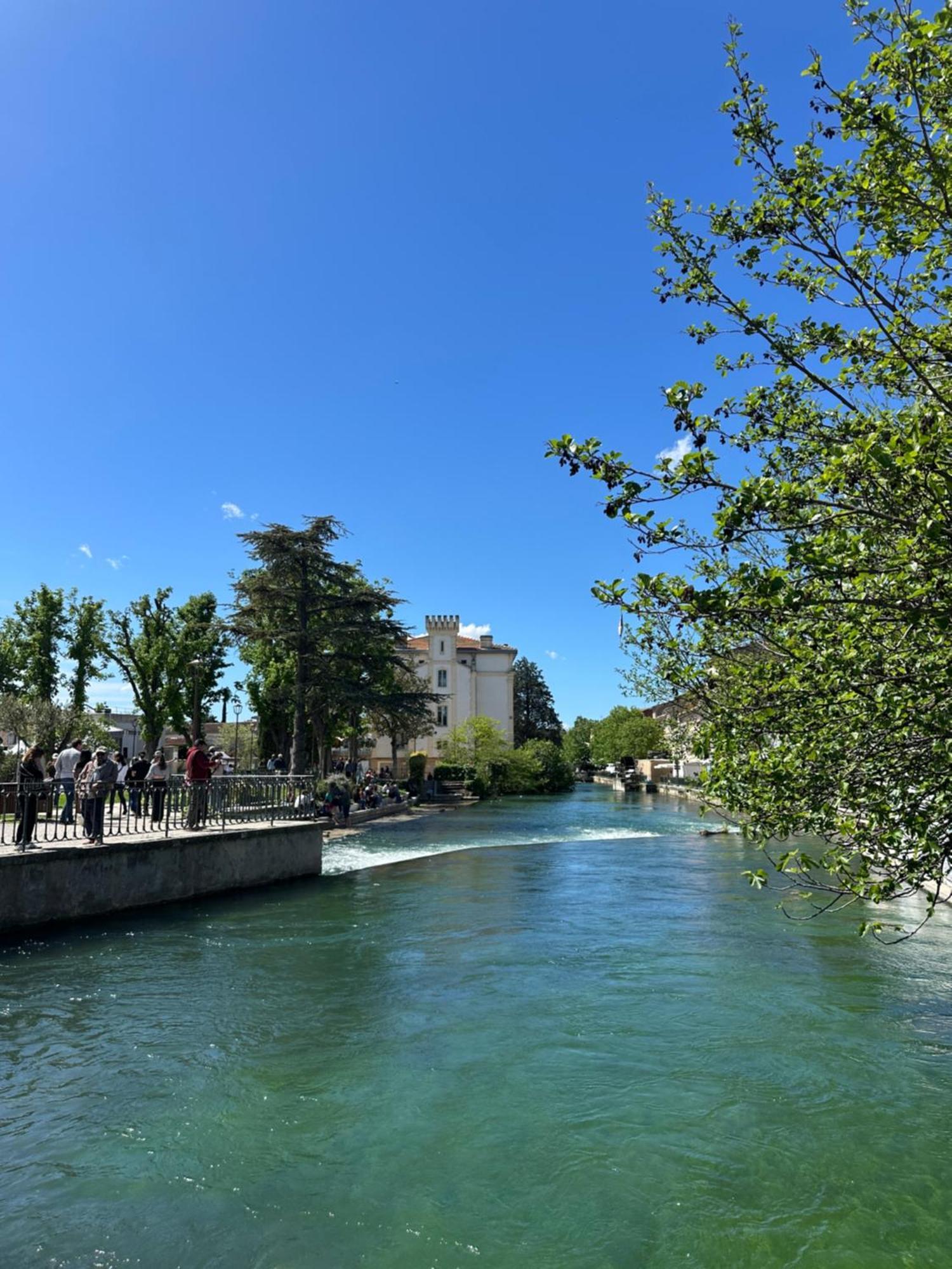 APPARTEMENT (T2 - 35m2), intra muros, au calme LʼIsle-sur-la-Sorgue Exterior foto