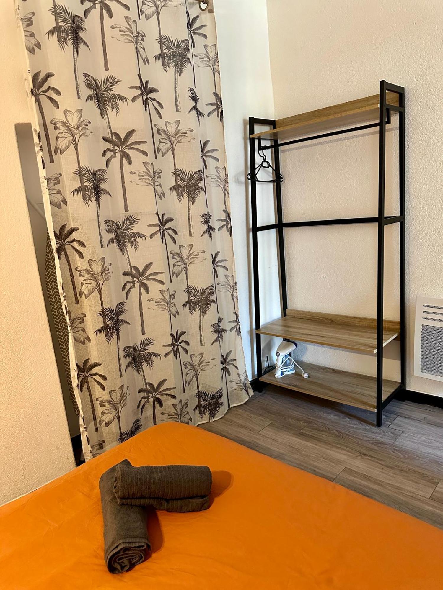 APPARTEMENT (T2 - 35m2), intra muros, au calme LʼIsle-sur-la-Sorgue Exterior foto