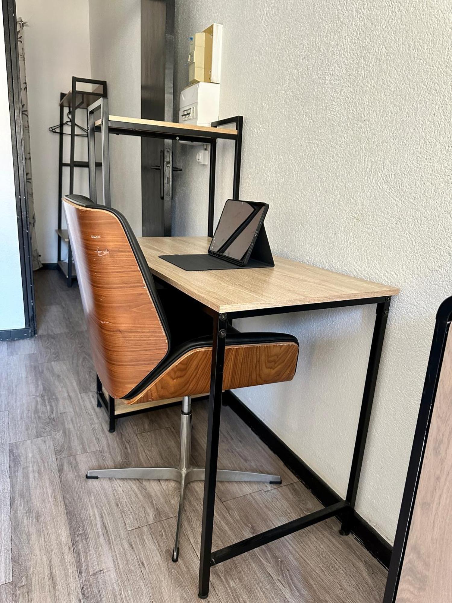 APPARTEMENT (T2 - 35m2), intra muros, au calme LʼIsle-sur-la-Sorgue Exterior foto