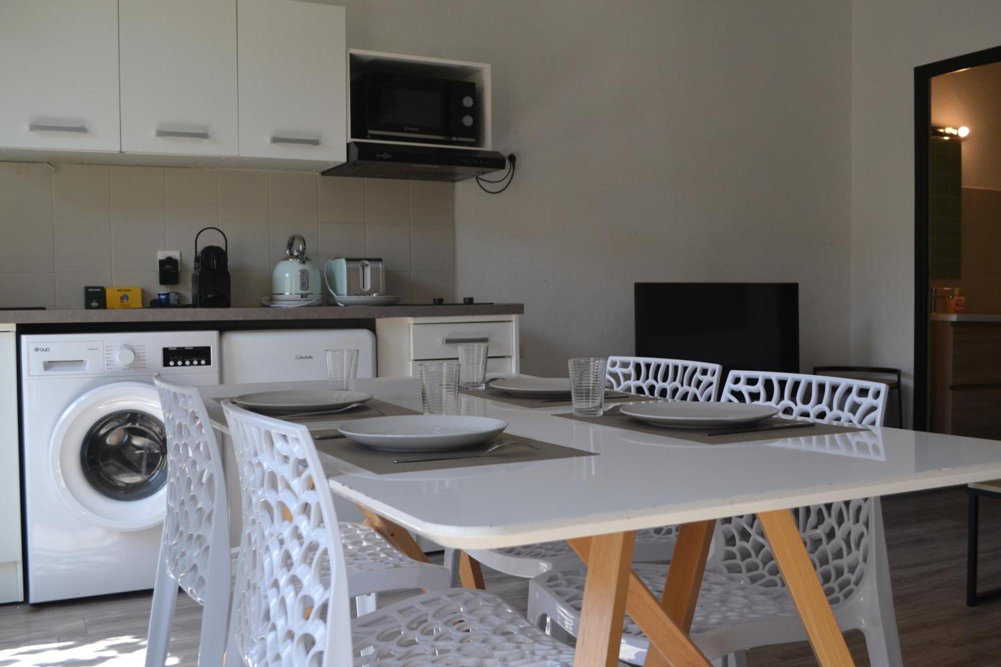 APPARTEMENT (T2 - 35m2), intra muros, au calme LʼIsle-sur-la-Sorgue Exterior foto