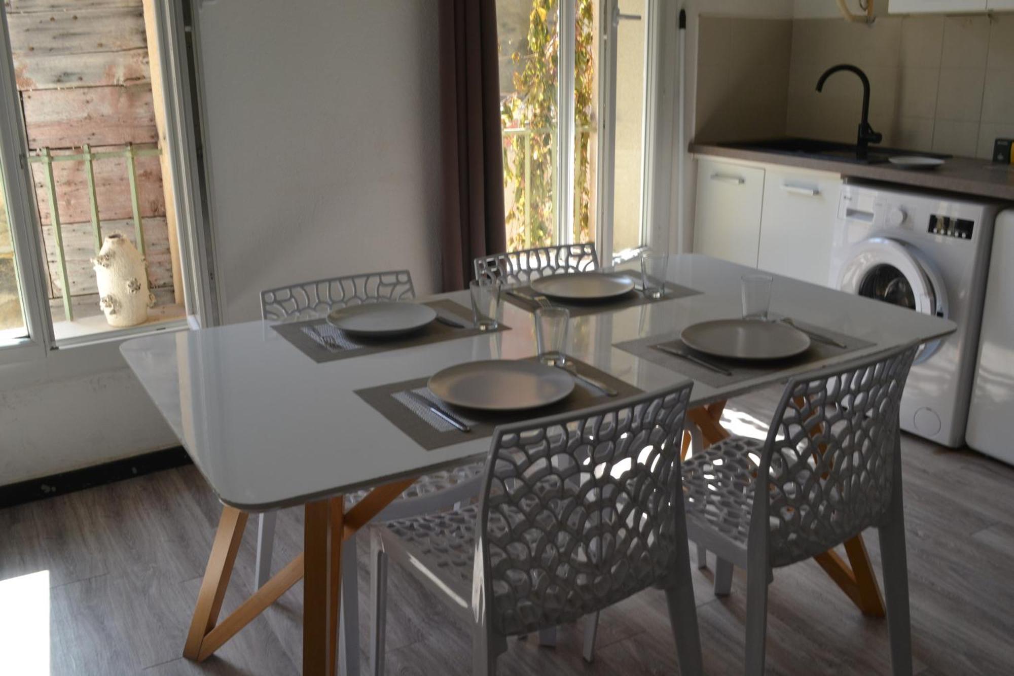 APPARTEMENT (T2 - 35m2), intra muros, au calme LʼIsle-sur-la-Sorgue Exterior foto